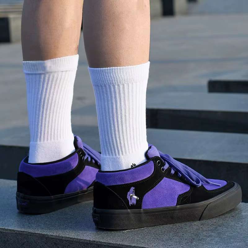 Goluck violet chaussures de skateboard pour hommes athlétique Sneaker mi-haut anti-dérapant décontracté en cuir souple à lacets respirant Tennis