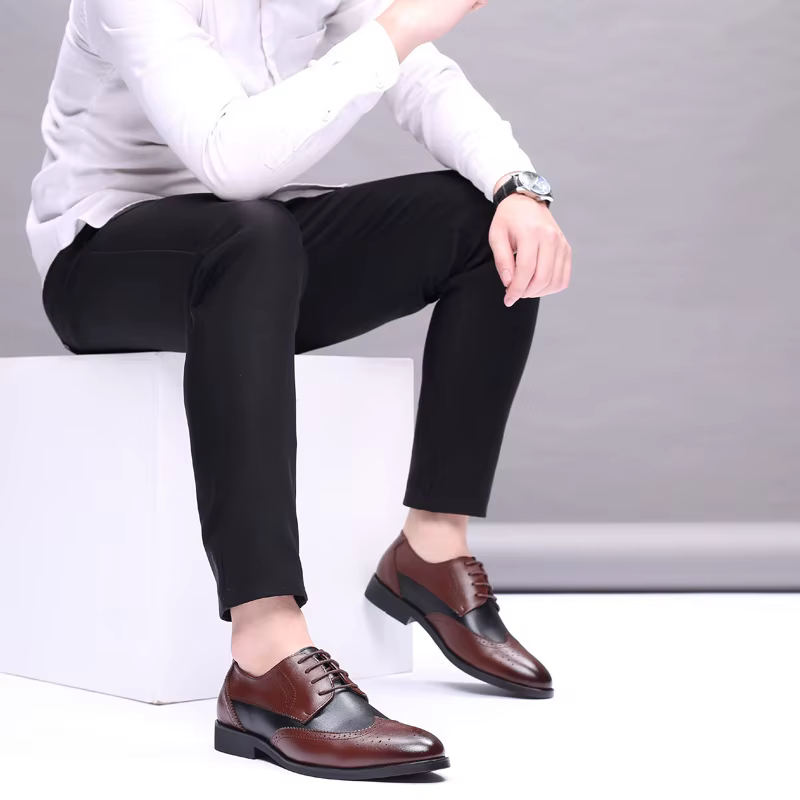 2025 Style britannique hommes tendance bout pointu richelieu chaussures hommes mariage en cuir chaussures habillées noir avec blanc chaussures formelles hommes