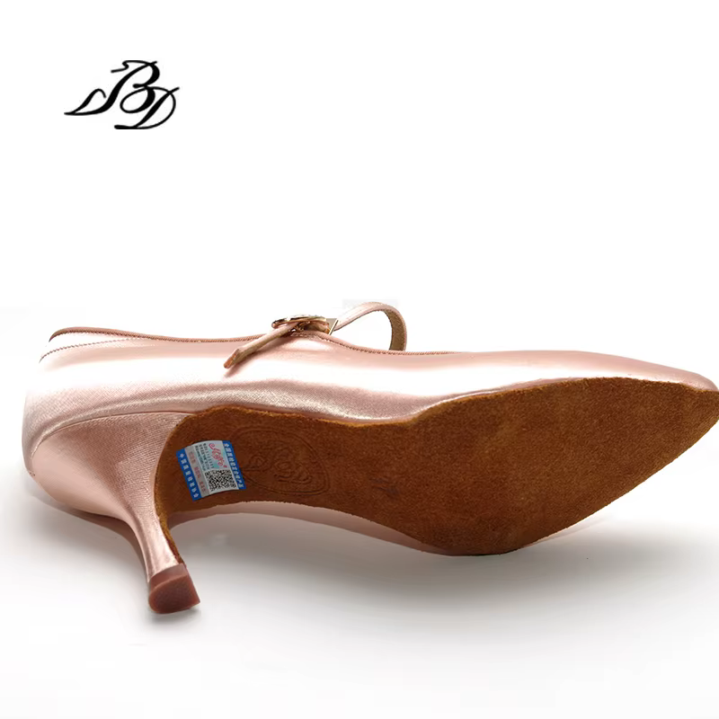Baskets adultes chaussures de danse marque moderne carré BD137 fête salle de bal chaussure latine femmes Satin diamants base souple en peau de vache chaude
