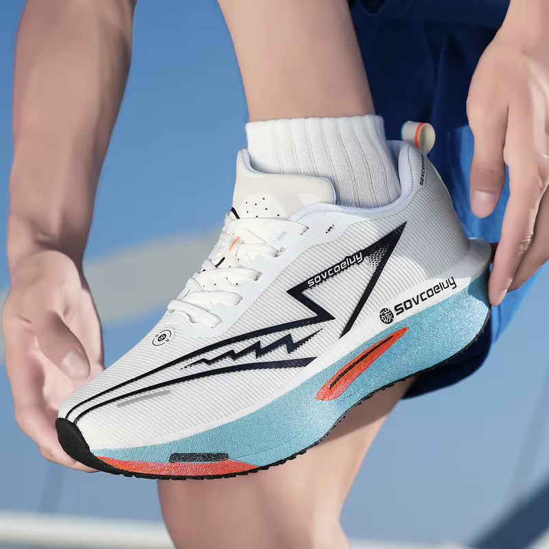 Chaussures de course avec plaque en carbone