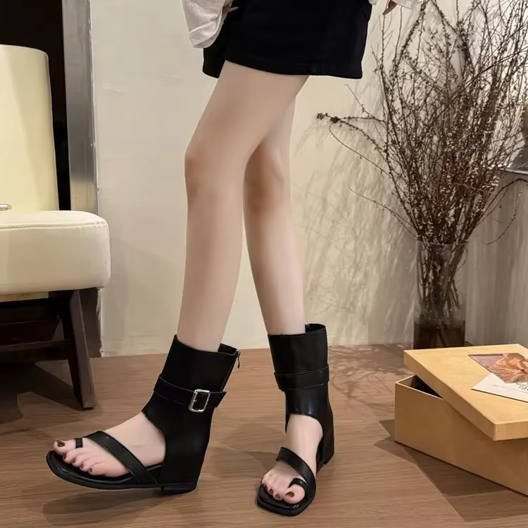 Sandales plates style romain pour femme, nouvelle mode estivale, bottines courtes à talon compensé, style français, semelle en caoutchouc, idéales pour les vacances