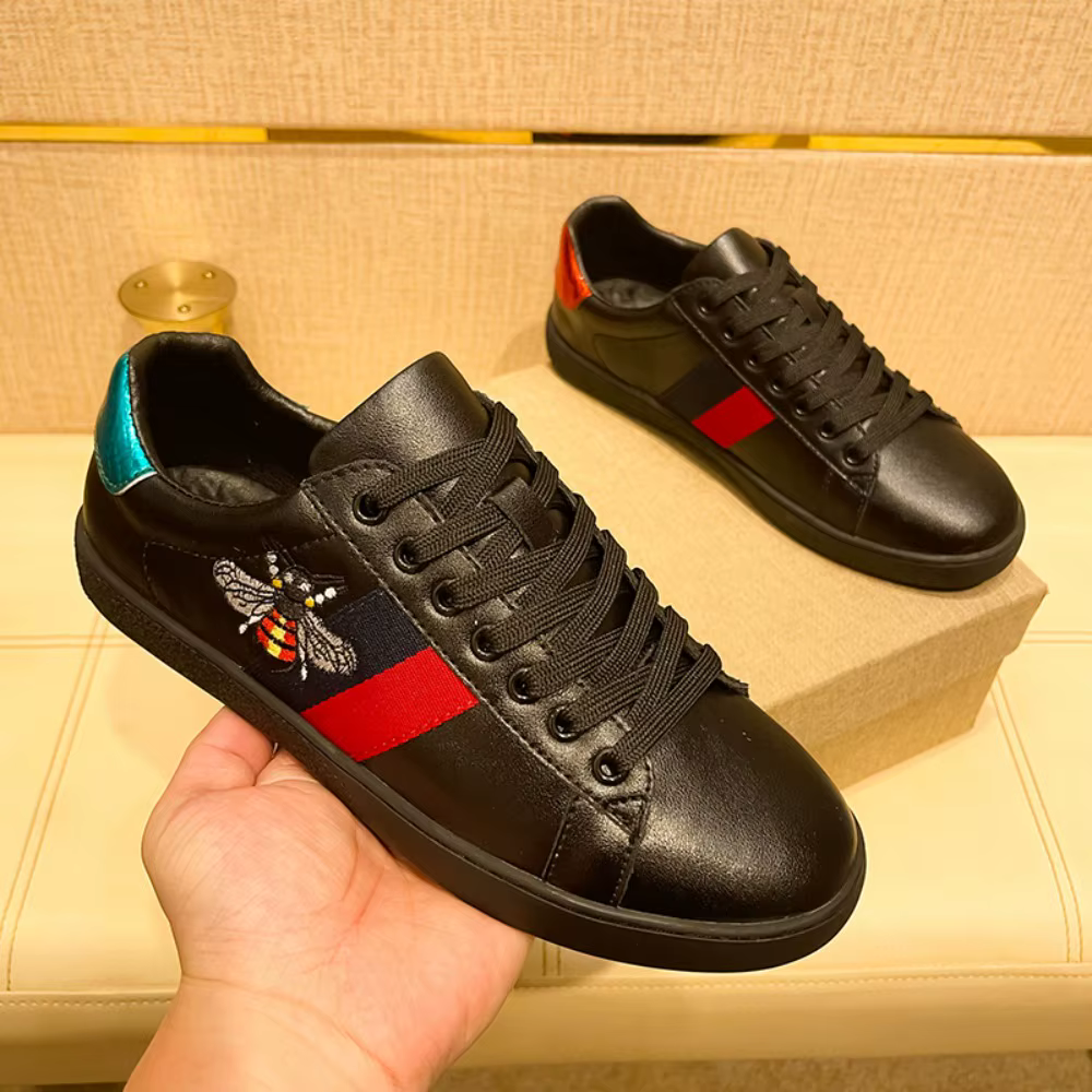 Baskets Homme 2026 Bee Shoes Broderie de Haute Qualité Chaussures de Skateboard Confortables Coupe Basse