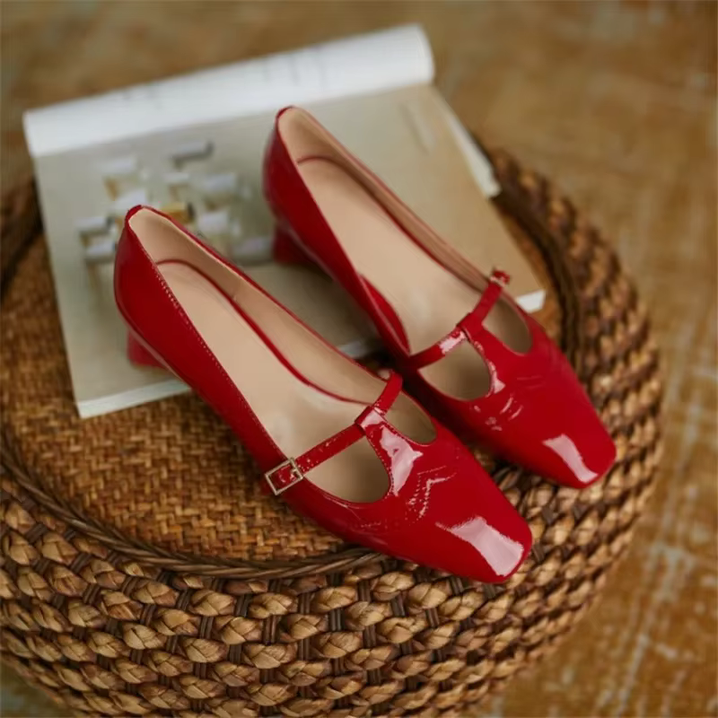 2025 printemps femmes chaussures en cuir verni couleur unie boucle en forme de T bout carré talon épais polyvalent