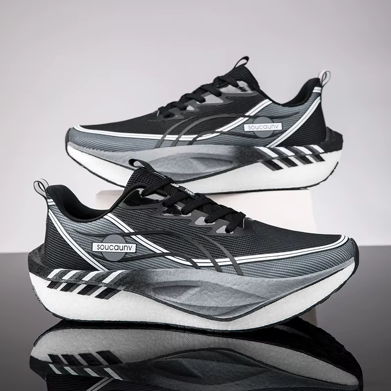 Chaussures de course avec plaque en carbone