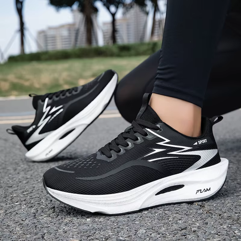 Chaussures de course pour femmes grandes tailles avec technologie de plaque en carbone