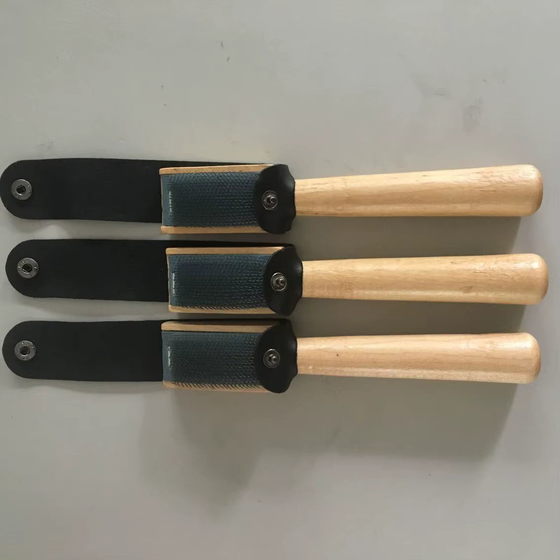 Brosses à chaussures avec bois