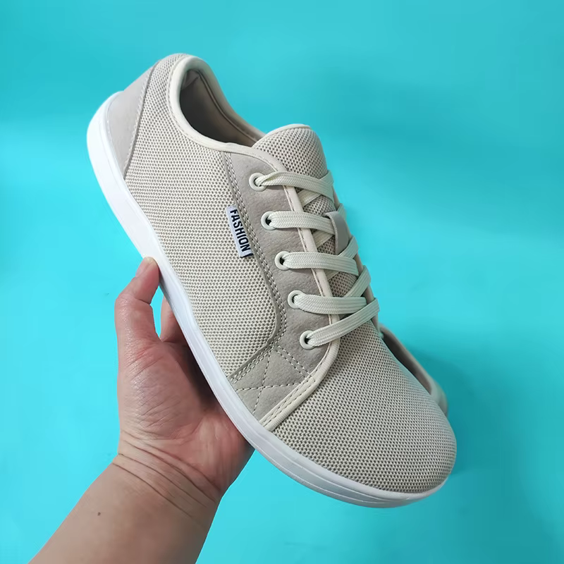 Chaussures de course pour hommes avec semelles souples pieds légers et larges adaptés aux