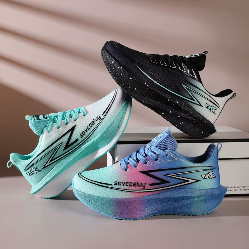 Chaussures de course avec plaque en carbone