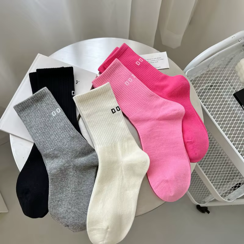 Chaussettes roses pour femmes, Style printemps et automne, mi-tube, vêtements d'extérieur, bas en coton, taille haute, bas de sport avec lettres