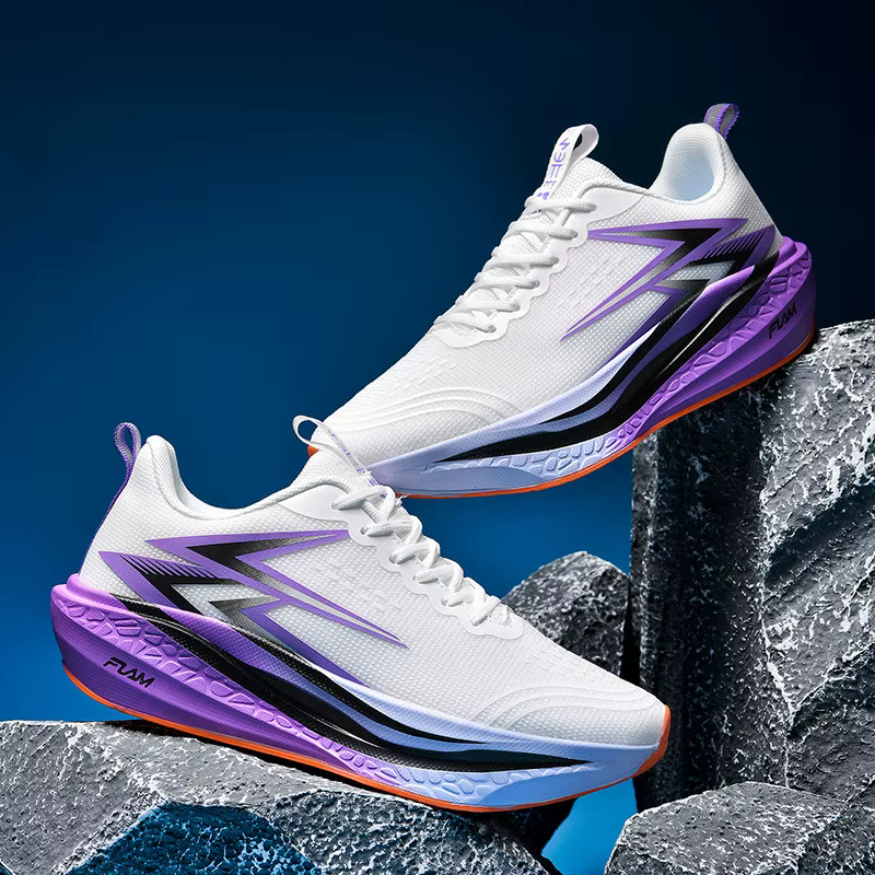 Chaussures de course spécialisées Marathon hommes sport respirant léger planche de carbone femmes confortables athlétiques baskets antidérapantes