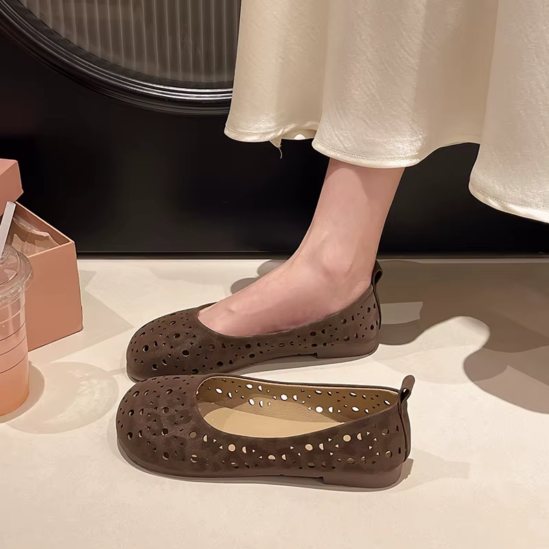 Chaussures plates à bout peu profond