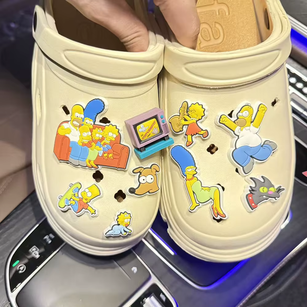 9 figurines de grande taille de la série Simpson Breloques pour chaussures en PVC
