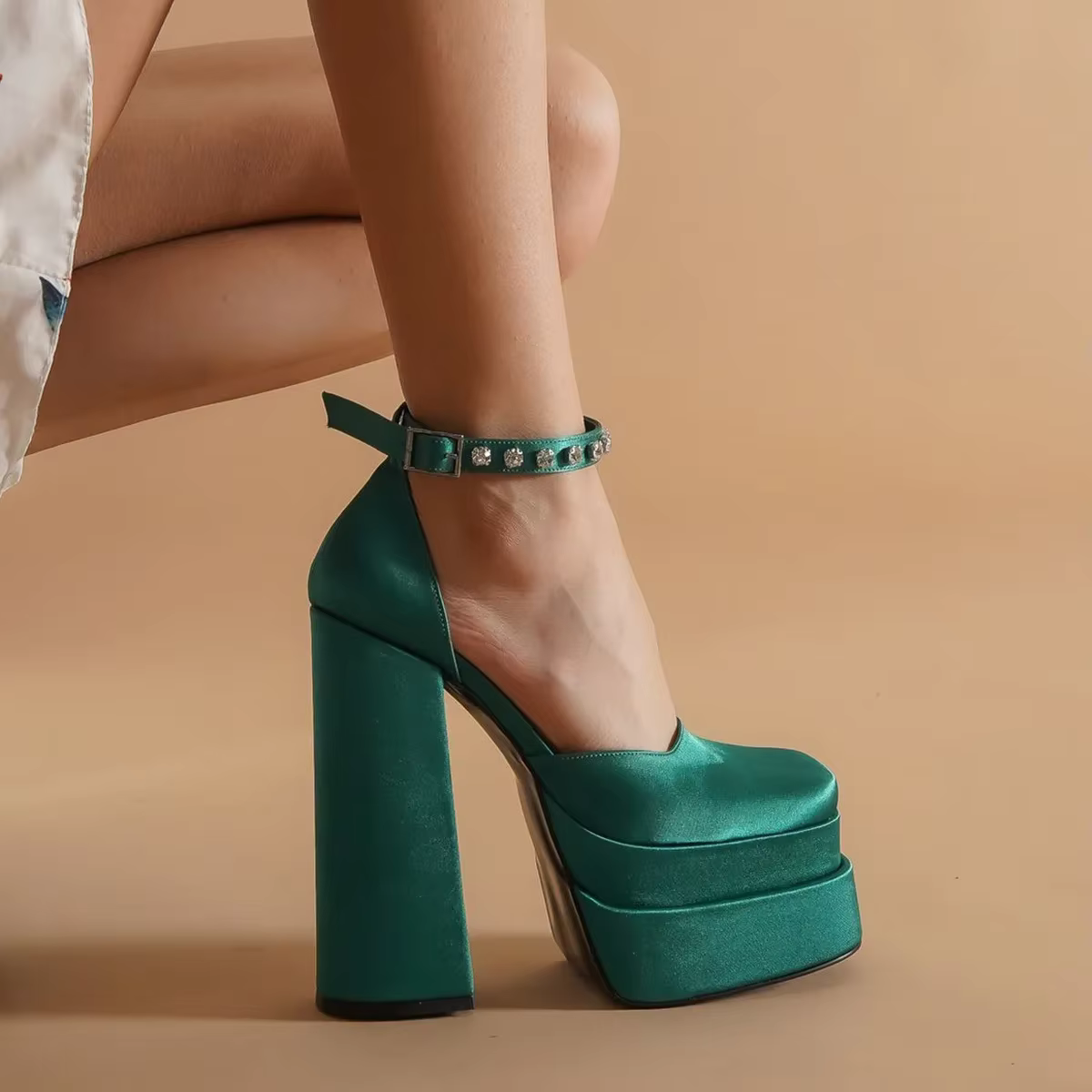Escarpins sexy à bout rond beige pour femme