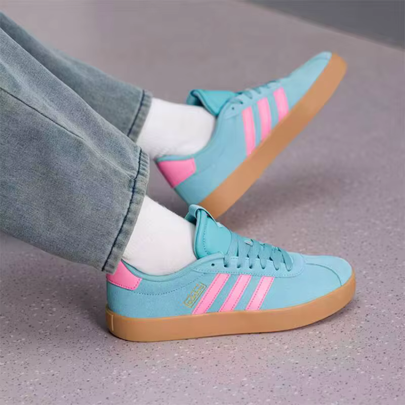 Chaussures de skate authentiques en daim cyan rose avec semelle en caoutchouc