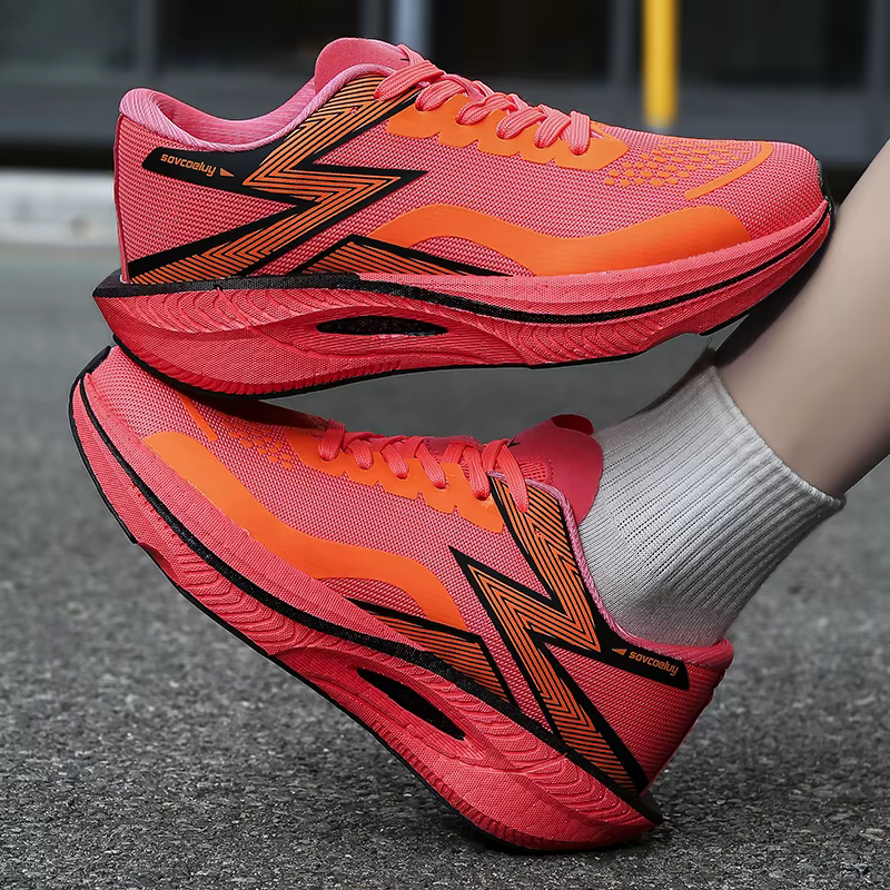 Chaussures de course avec plaque en carbone