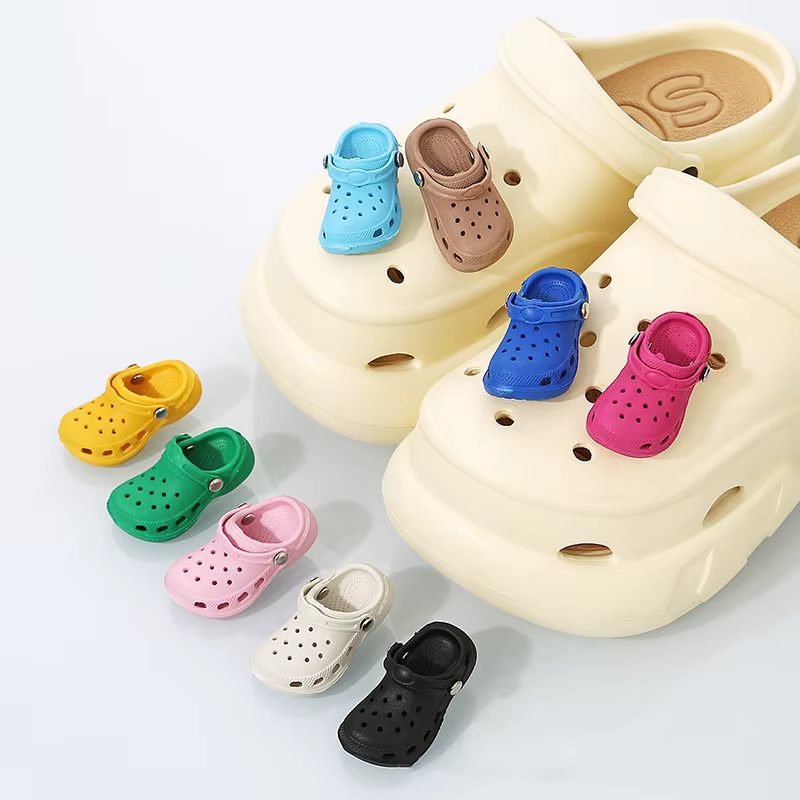 Breloques de chaussures en PVC en forme de Mini chaussures 3D