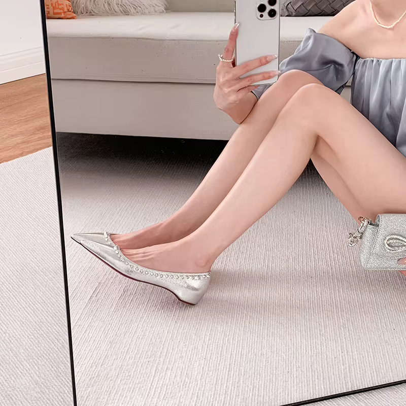 2025 printemps polyvalent pointu peu profond riveté semelle plate chaussures simples