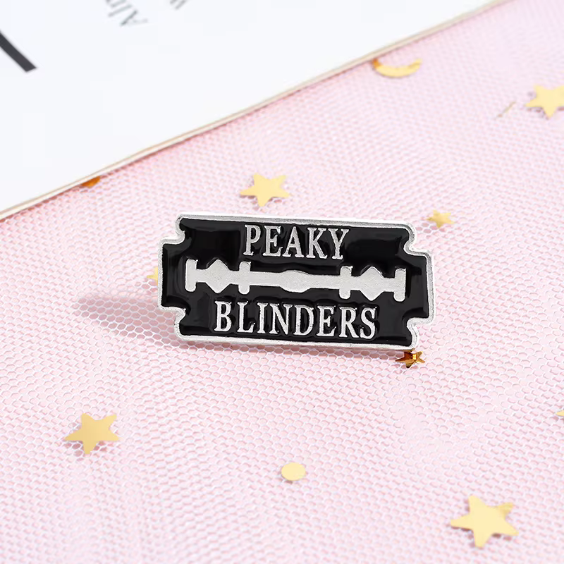Broche élégante en émail Peaky Blinders pour accessoires de sac, de chapeau et de veste à la mode