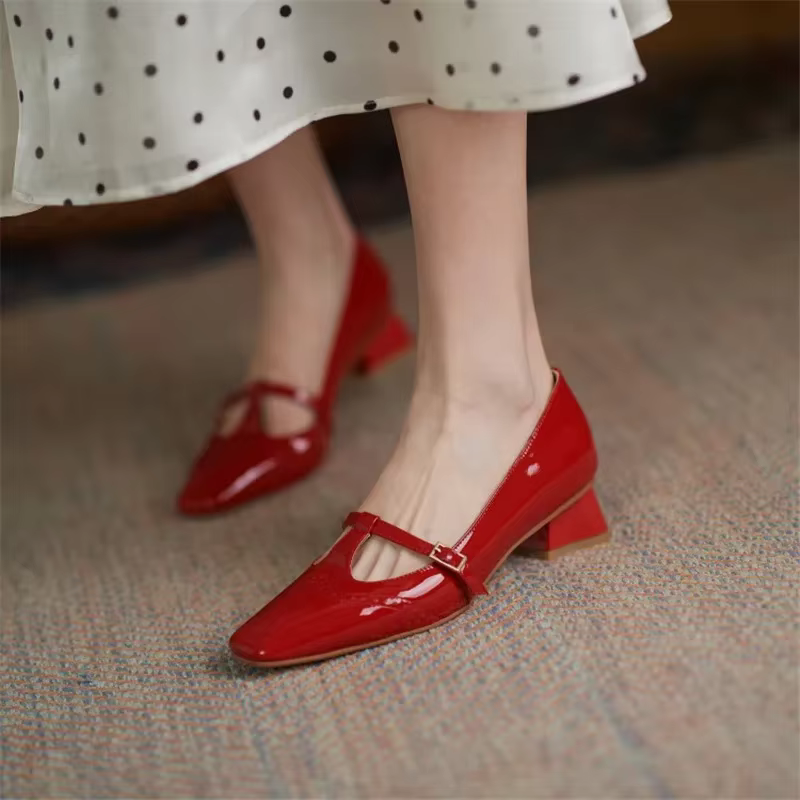 2025 printemps femmes chaussures en cuir verni couleur unie boucle en forme de T bout carré talon épais polyvalent