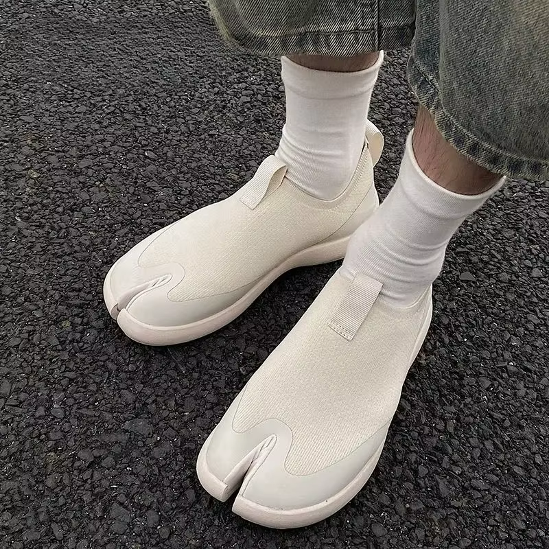 Tabi chaussures pour hommes et femmes respirant pour l'automne 2025 Mules en tricot pour couples à semelles souples pantoufles décontractées à bout fendu à la mode 36-45