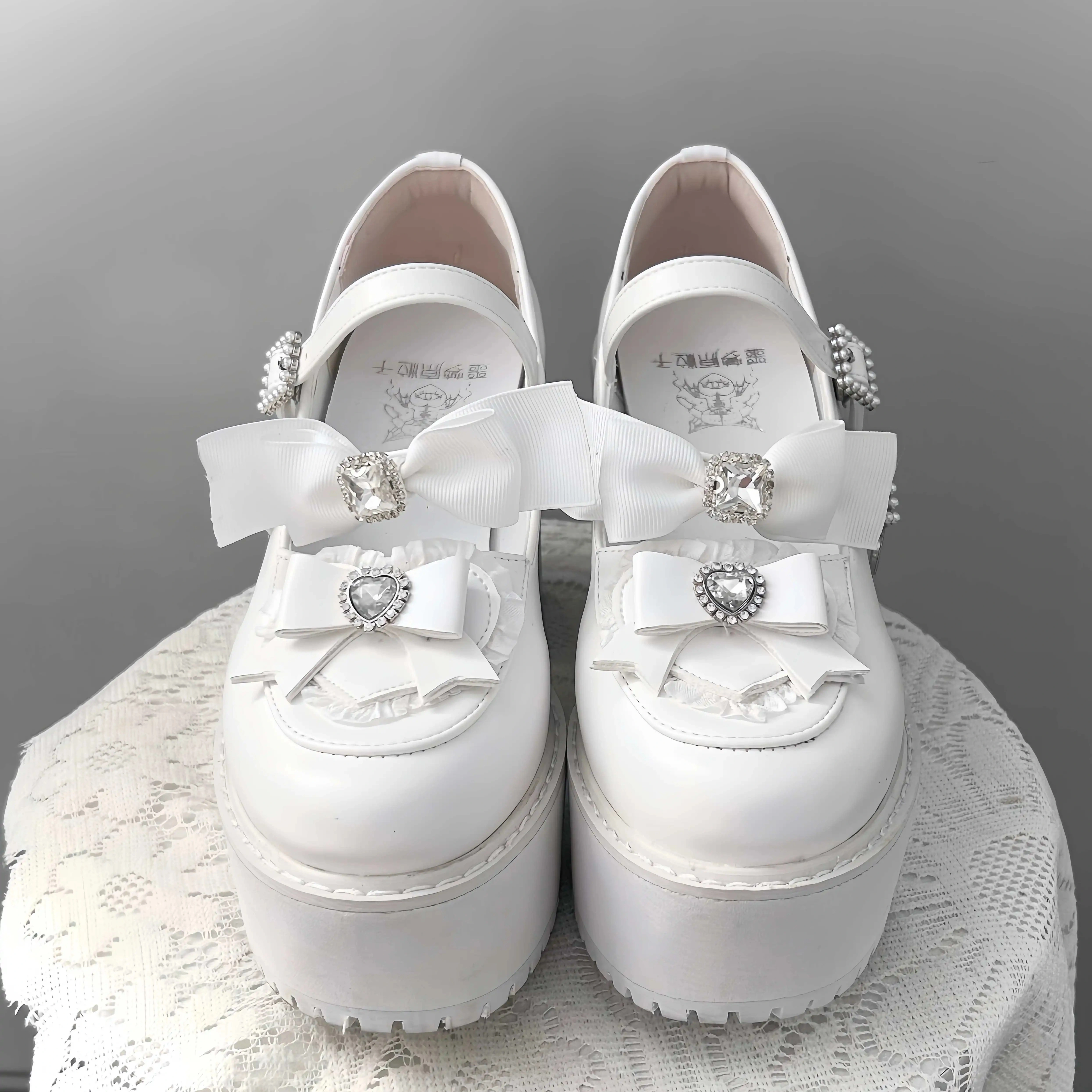 Chaussures à Plateforme Japonaises avec Nministériels d en Strass