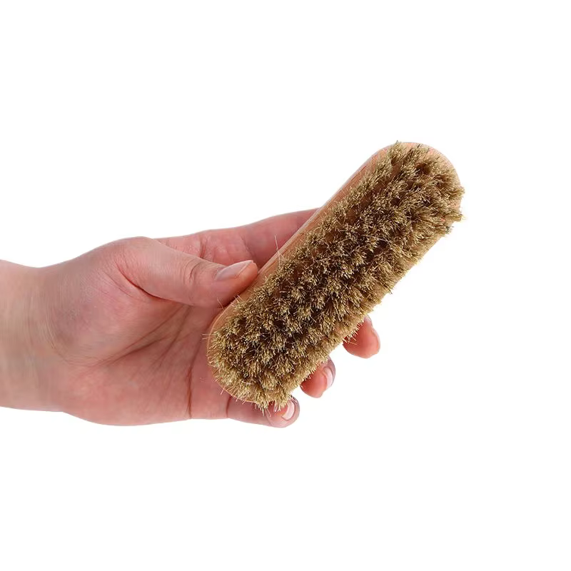 Brosse en bois à poils de cheval pour le nettoyage, l'entretien et le polissage des chaussures en cuir, le detailing des tableaux de bord et l'entretien des intérieurs de voiture, avec manche