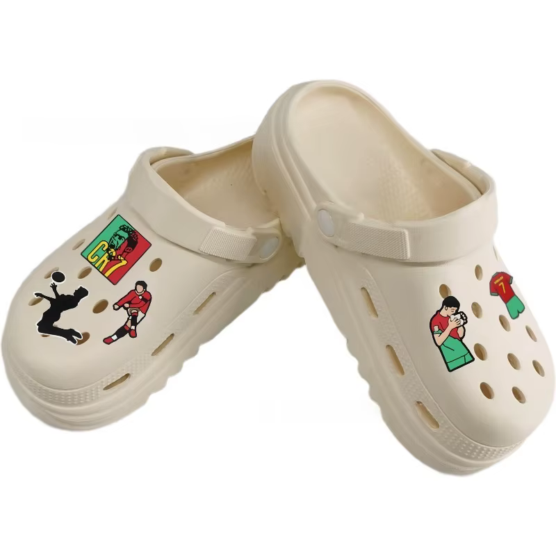 Nouveauté en promotion : Breloques de chaussures série Football