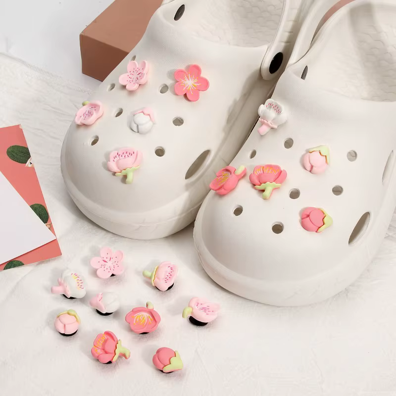 10 Breloques Romantiques Fleurs de Cerisier pour Sabots