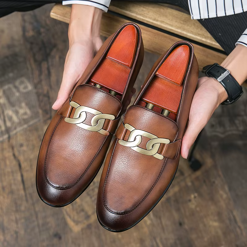 Mocassins en cuir pour hommes, mode italienne, chaussures décontractées pour hommes d'affaires, formelles, pointues, mode de mariage, peau noire