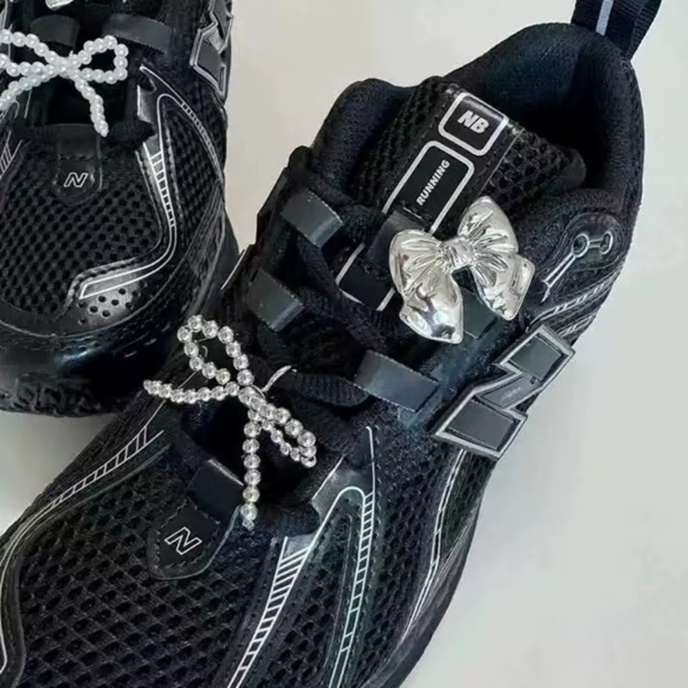 1 paire d'accessoires de lacet avec nœud papillon en perles