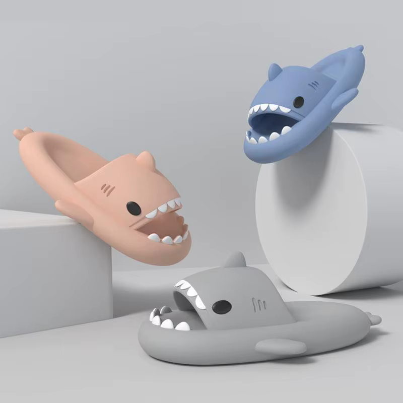 Pantoufles de requin à la mode pour femmes et hommes