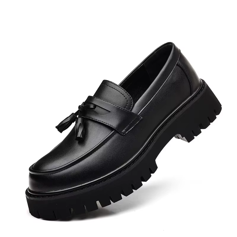 Mocassins plateforme bicolores noir et blanc pour hommes avec pompons