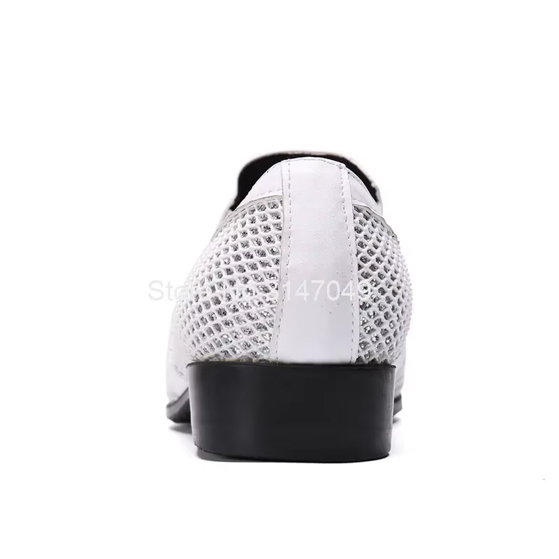 Chaussures de mariage pour hommes à bout pointu blanches avec anneaux en cristal