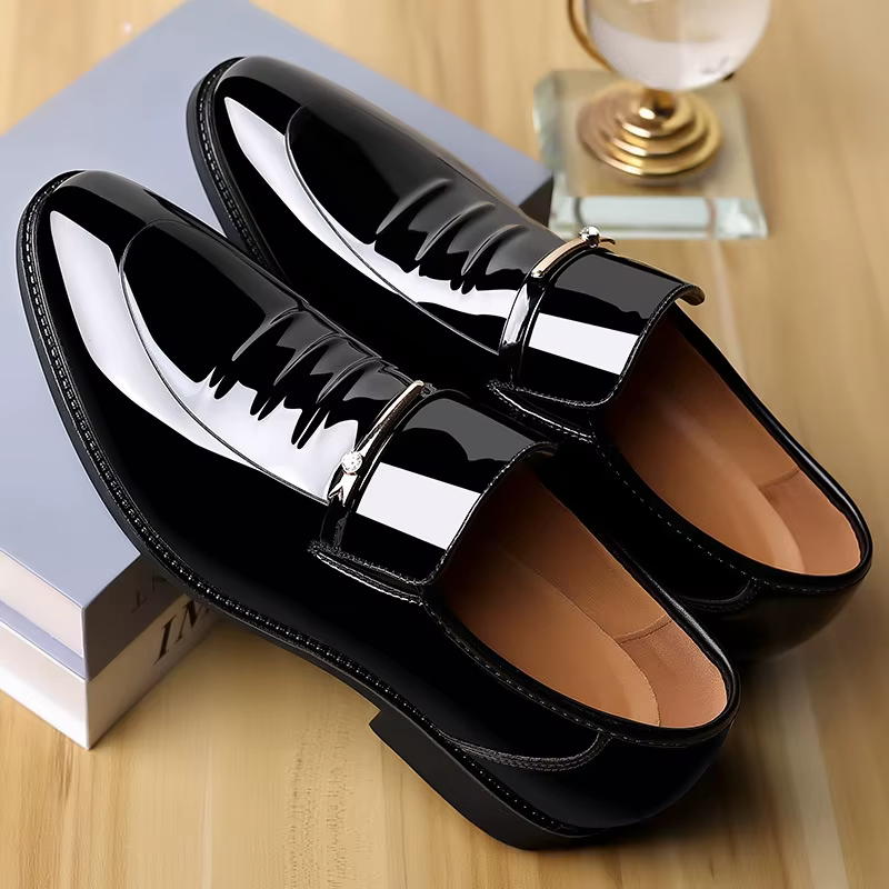 Chaussures en cuir verni pour hommes