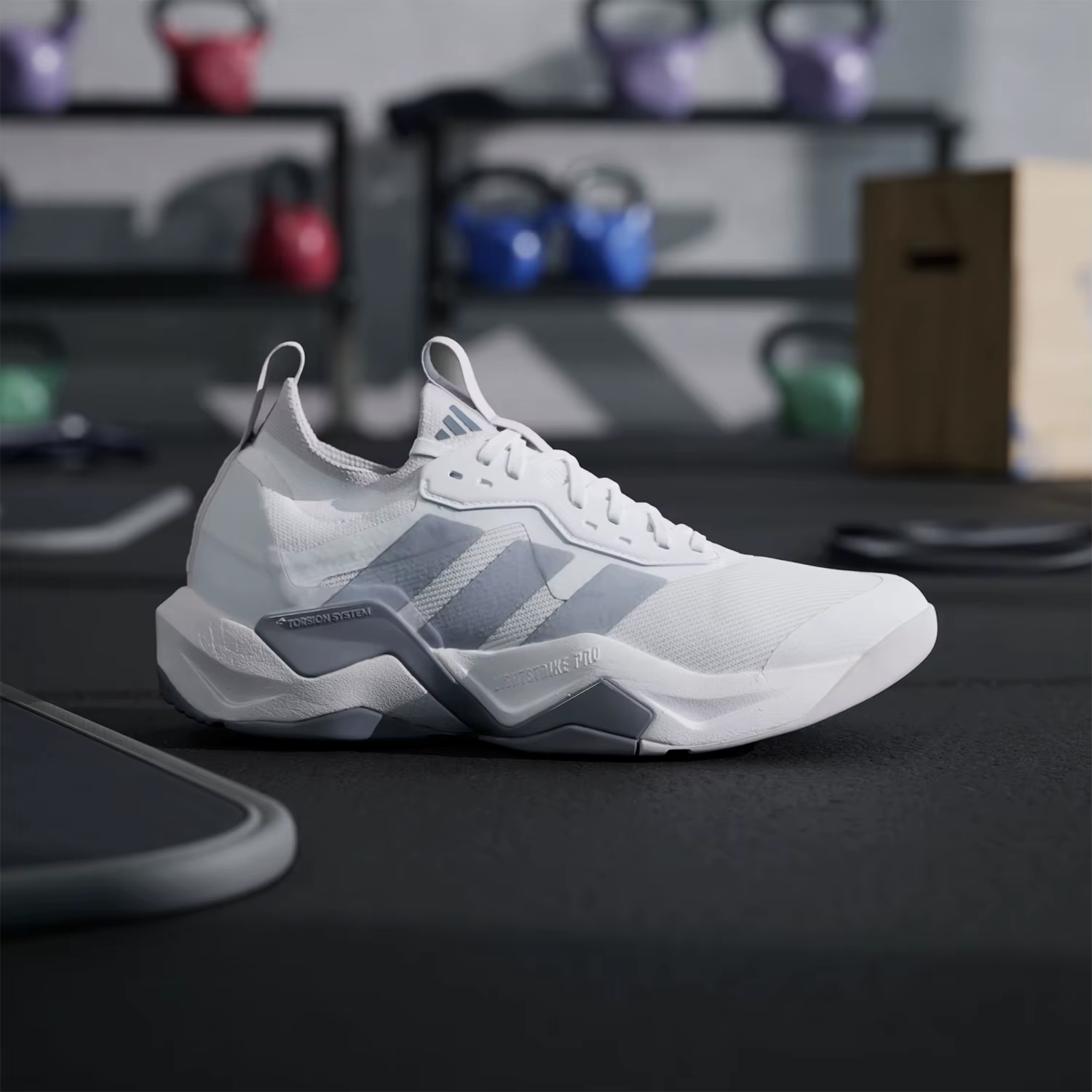 Adidas véritable nouvelles chaussures d'entraînement réactives basses antidérapantes pour hommes JI4196