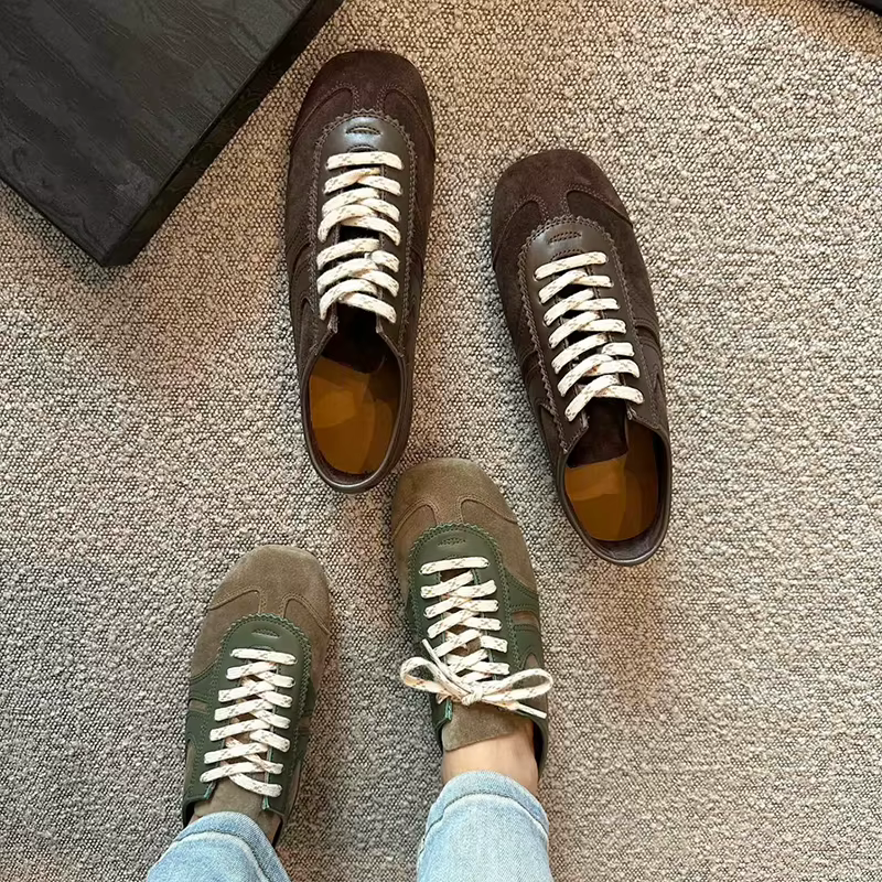 Chaussures d'entraînement allemandes pour femmes en cuir véritable