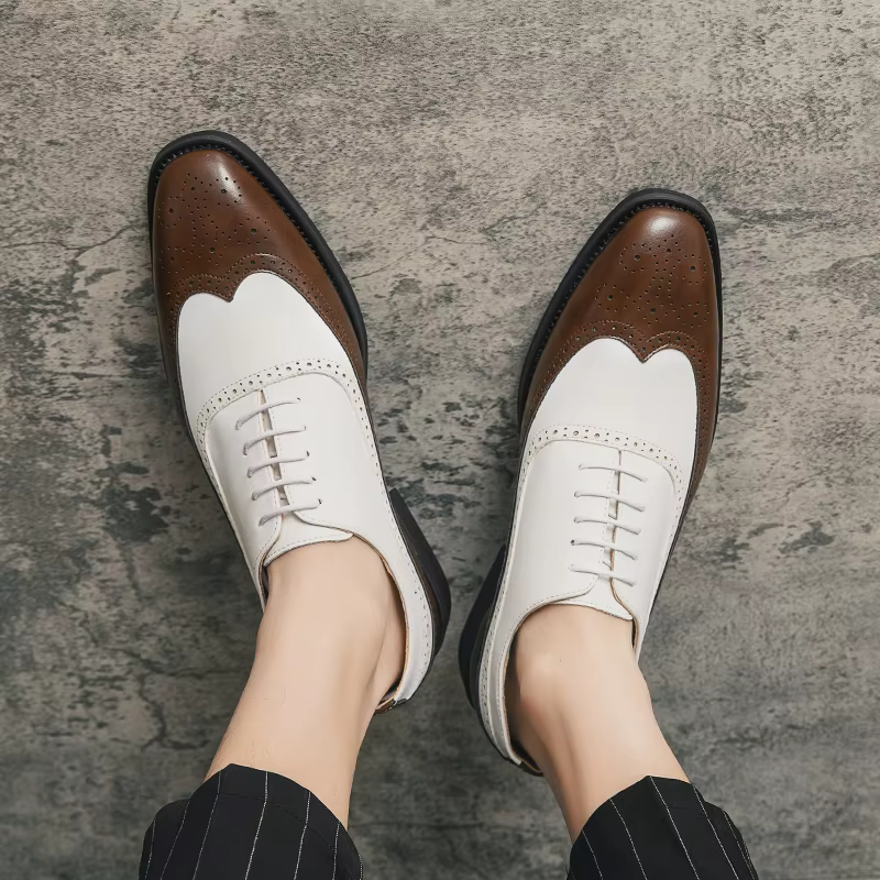 Chaussures habillées avec détail de pointe d'aile pour hommes