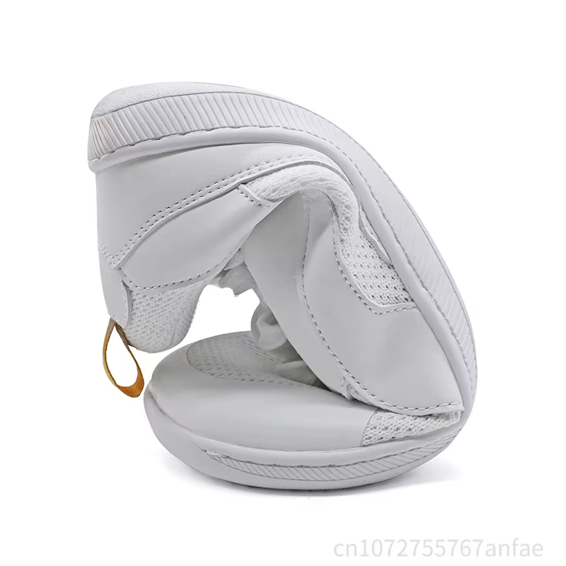  Chaussures à bout large pour hommes