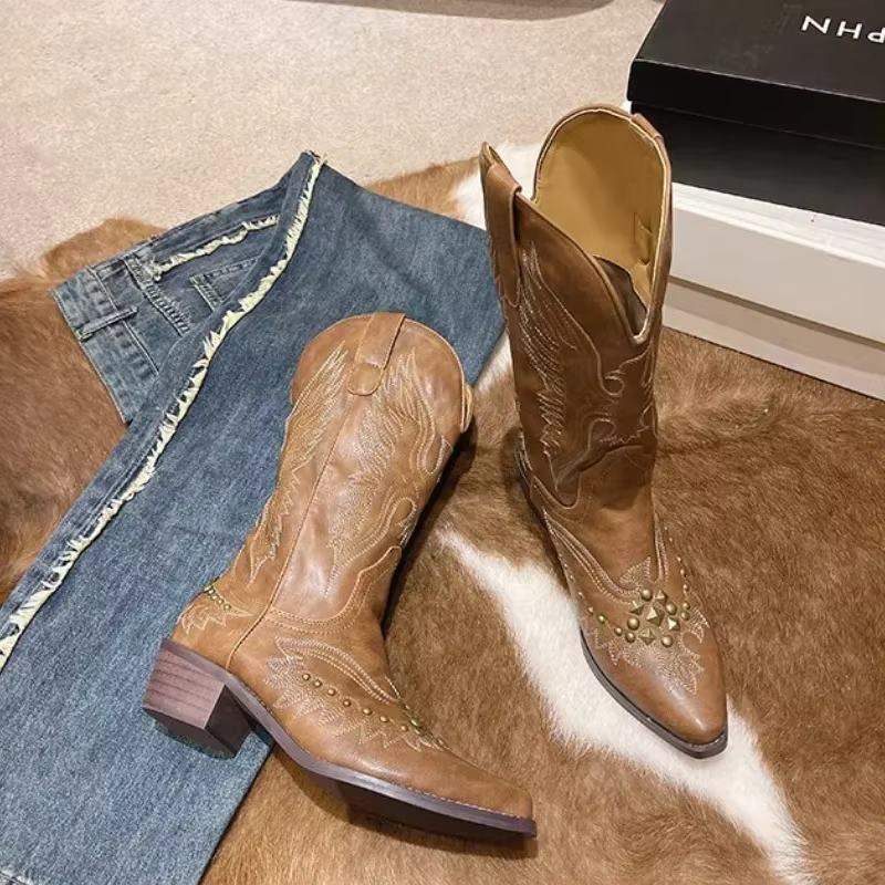 Bottes de cowboy occidentales cloutées pour femmes