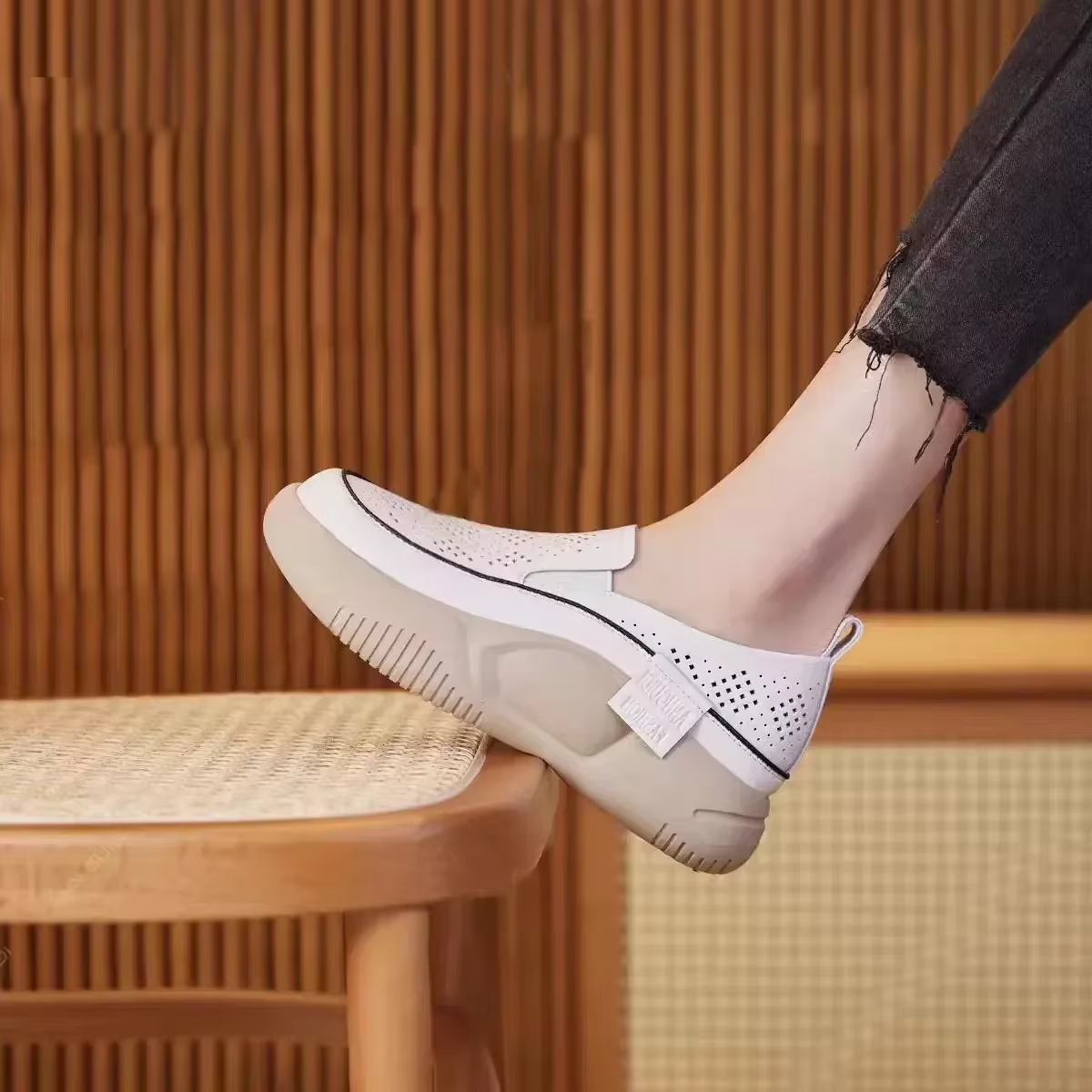Chaussures Plates à Bout Rond et Semelle Souple pour Femme Sandales de Marche Légères et Confortables
