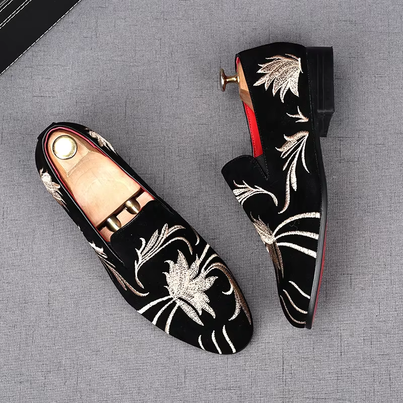 Haut de gamme hommes chaussures décontractées nouvelle mode broderie mocassins pour homme luxe Banquet