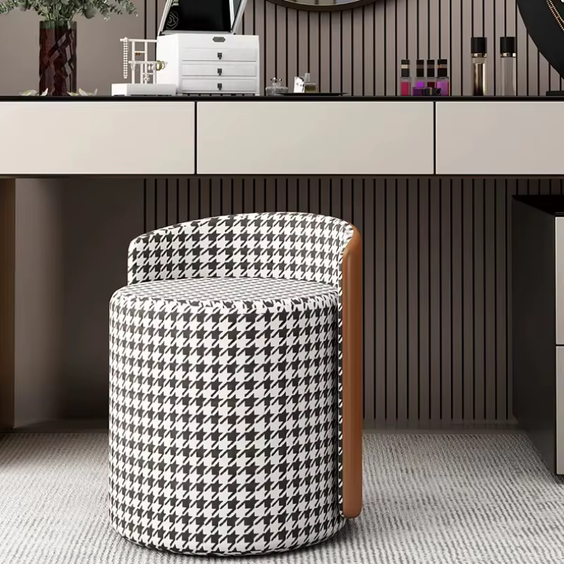 Chaise de maquillage avec dossier pour chambre à coucher, petit tabouret de vanité de luxe léger pour la maison, commode Simple et élégante, assise confortable