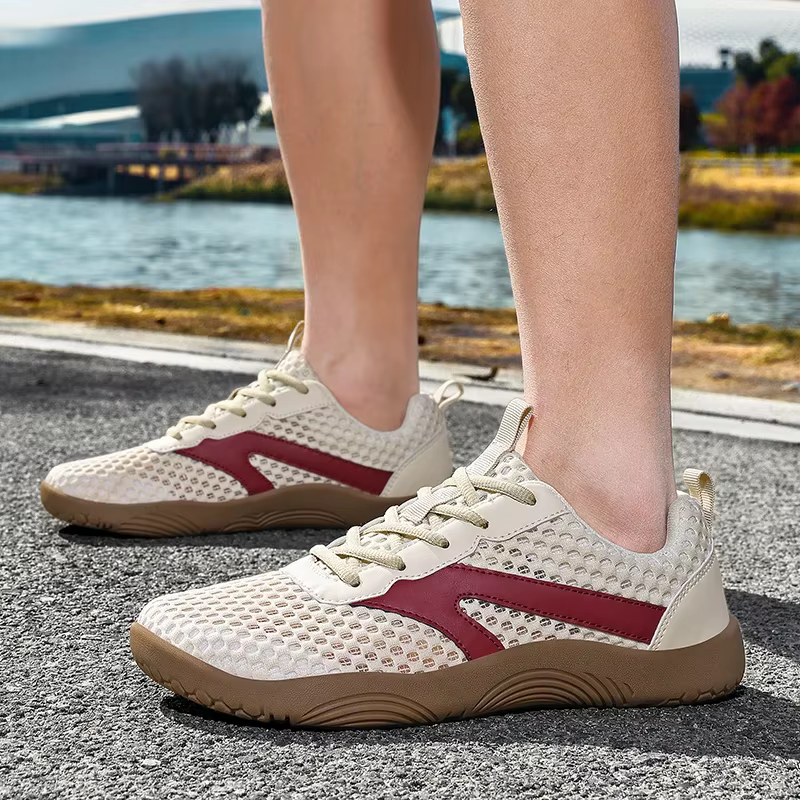 Chaussures d'été en maille à bout large pour hommes
