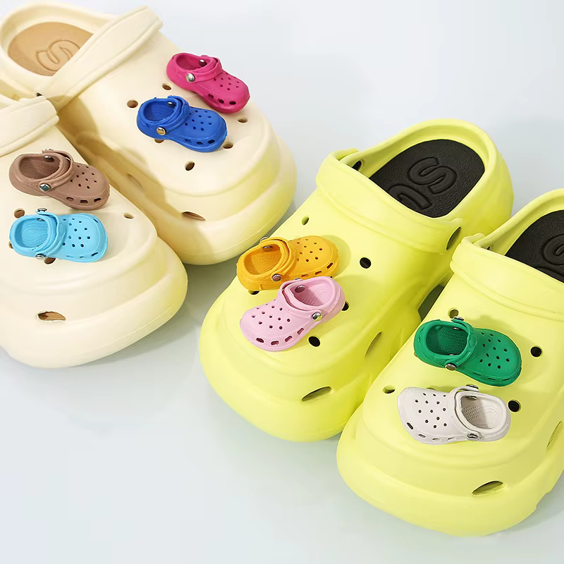 Breloques de chaussures en PVC en forme de Mini chaussures 3D