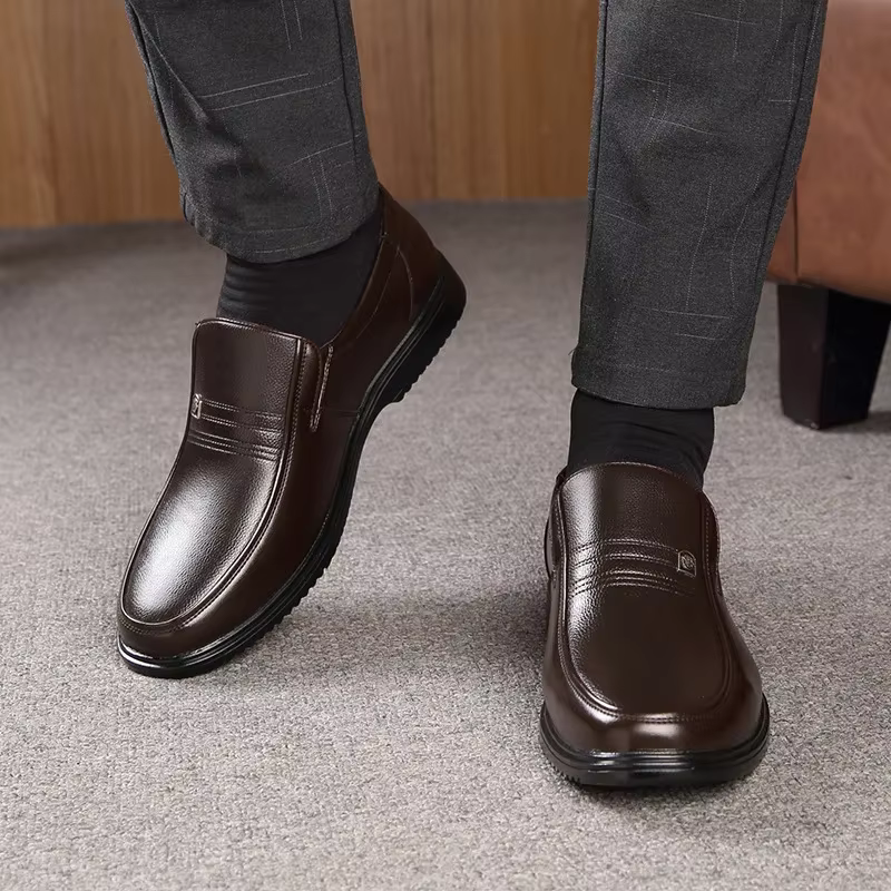 Chaussures en cuir véritable faites à la main pour hommes