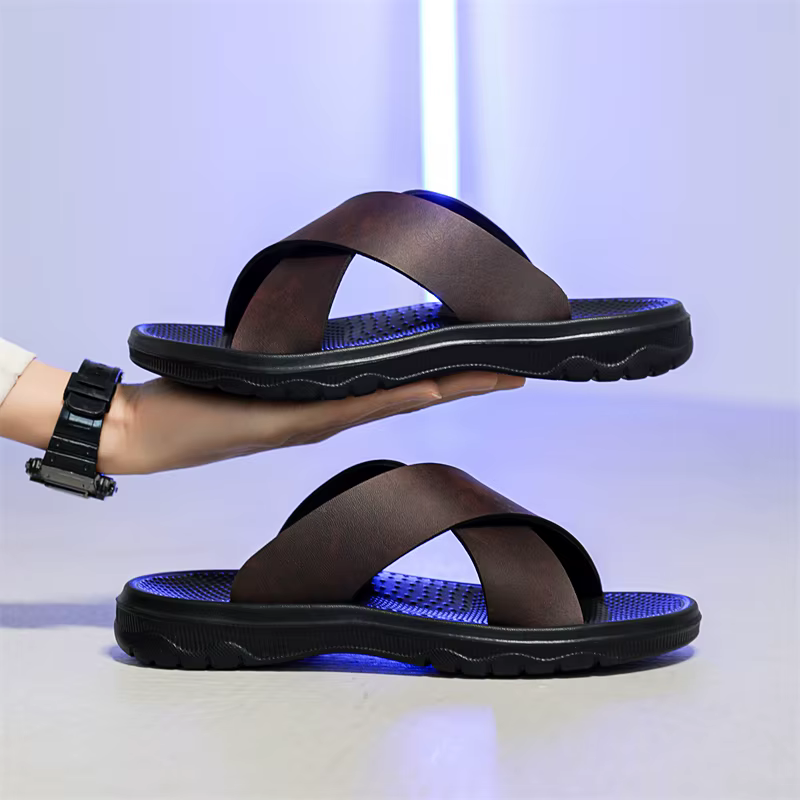 Nouvelles pantoufles en cuir pour hommes