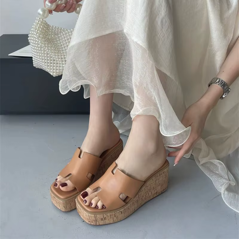 Talons noirs pantoufles été bloc chaussures compensées Sandales blanches décontracté Femme plate-forme