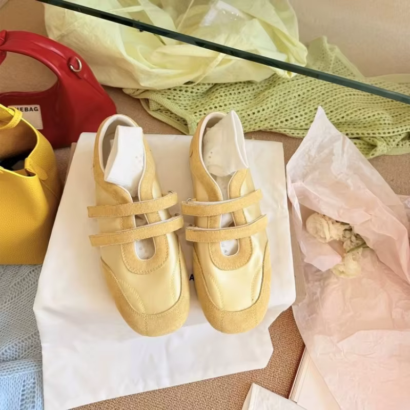 Nouvelles baskets Mary Jane en daim pour femme 2026