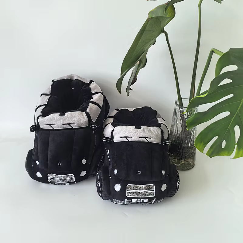 Chaussures en peluche multi-styles en forme de voiture pour hommes et femmes, pantoufles d'intérieur de maison, cadeau de noël, nouvelle collection hiver automne 2025