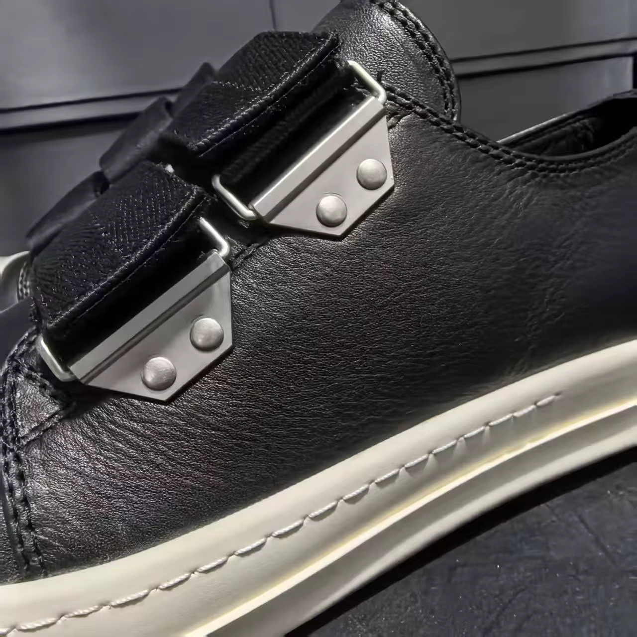 Chaussures basses pour hommes